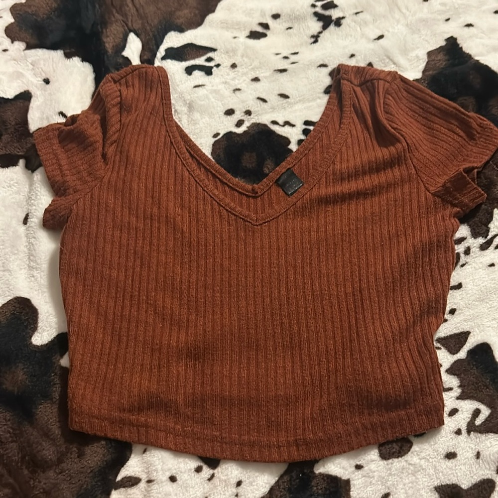 Brownish orange top